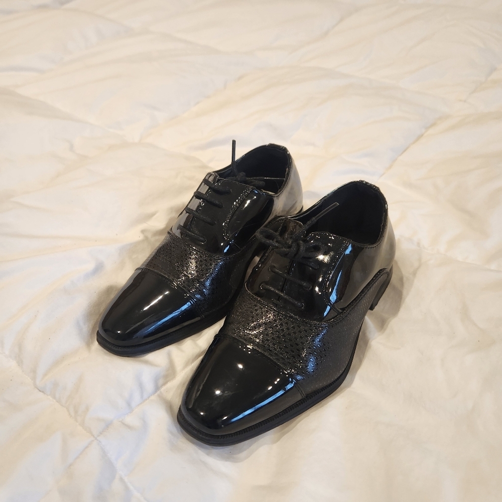 Robert Daniel Boys Dress Shoes Size 2 Black Patent Cap Toe Lace Up Formal